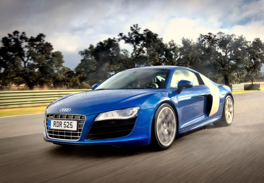  Audi R8 V10 2009 года  (UK) (фото 5 из 21)